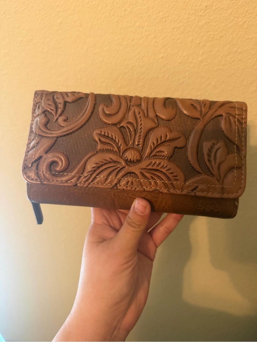b.o.c. Floral Embossed Trifold Wallet Cognac Brown Zip Around Clutch NWOT